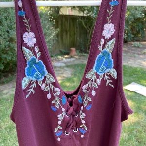 Maroon witg flowers American eagle bodysuit medium